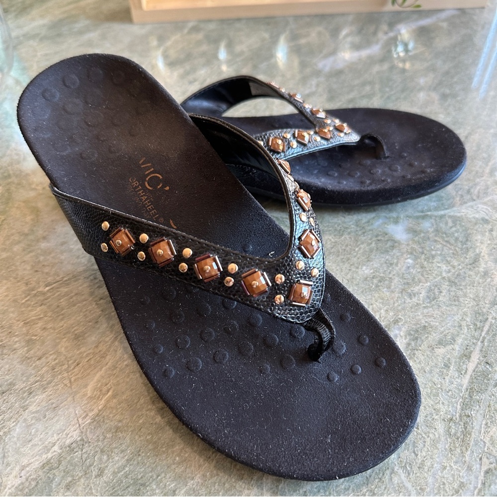 Vionic Floriana Toepost Jeweled Sandal, US Size 8 Pre-owned/clean/nice cond